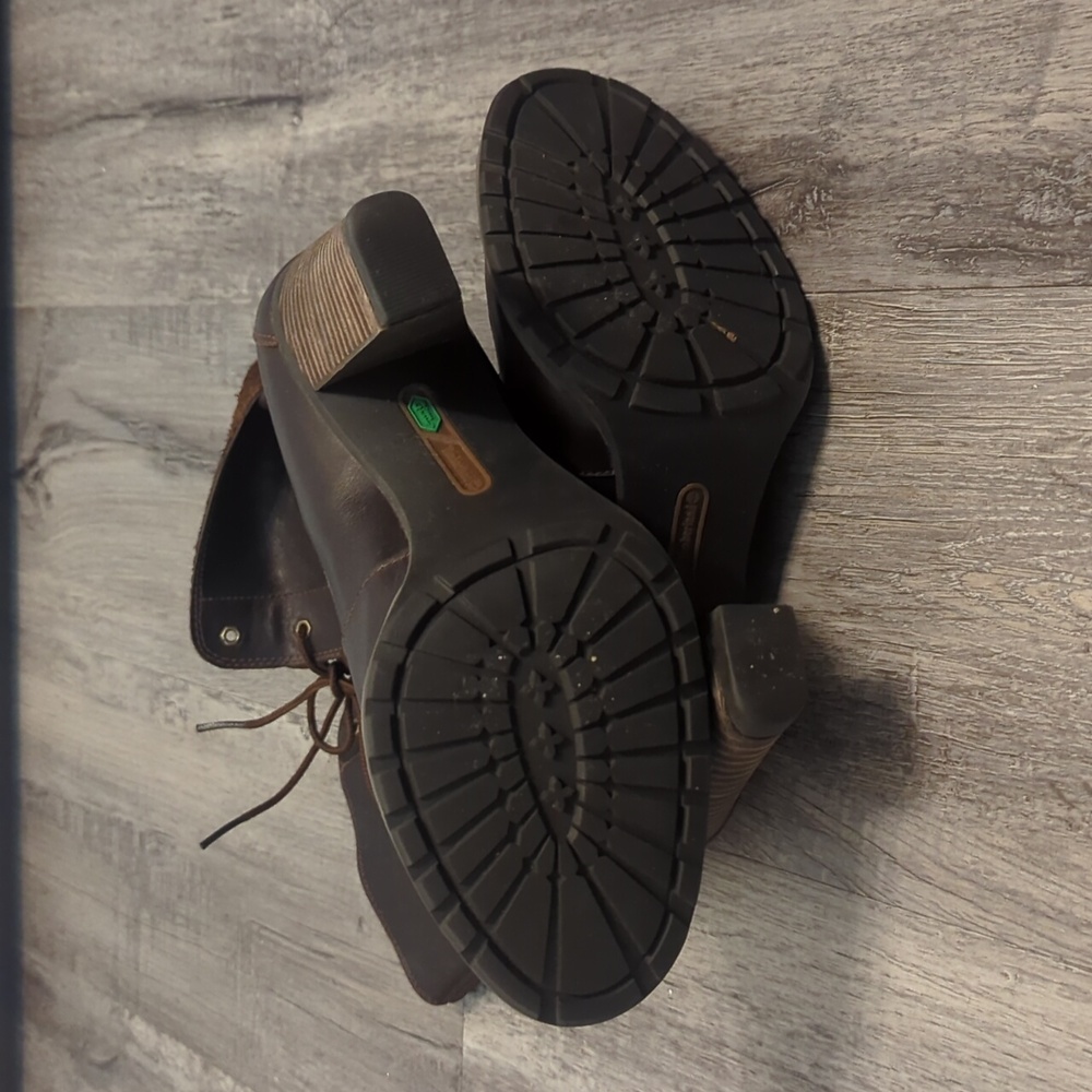 Timberland Boots - Picture 7 of 9